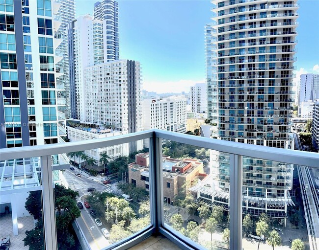 Foto del edificio - 1050 Brickell Ave