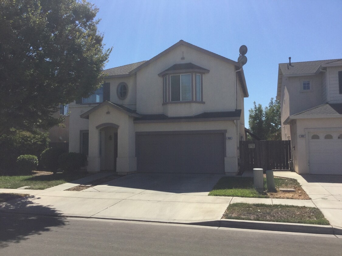 342 Meandering Ln, Turlock, CA 95382 House for Rent in Turlock, CA