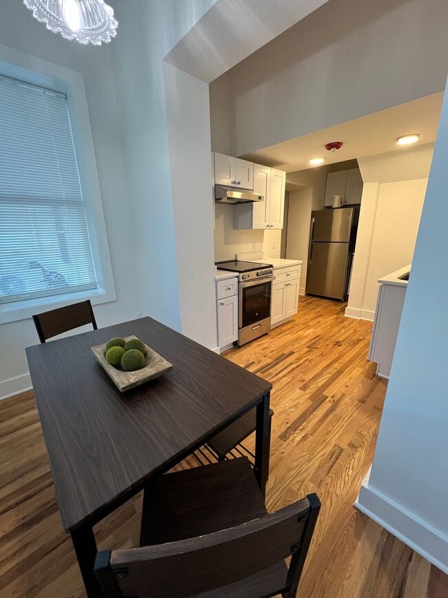 Photo - 106 E Broad St Apartment