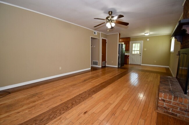 Building Photo - 3 Bed, 2 Bath Home in Ruston