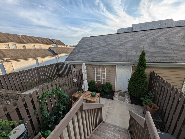 Building Photo - 3801 Dowitcher Ln