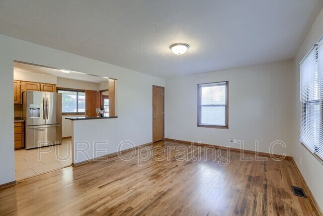 Foto del edificio - 14217 Weir St