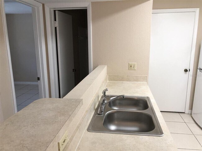 Foto del edificio - 3034 Parkway Blvd