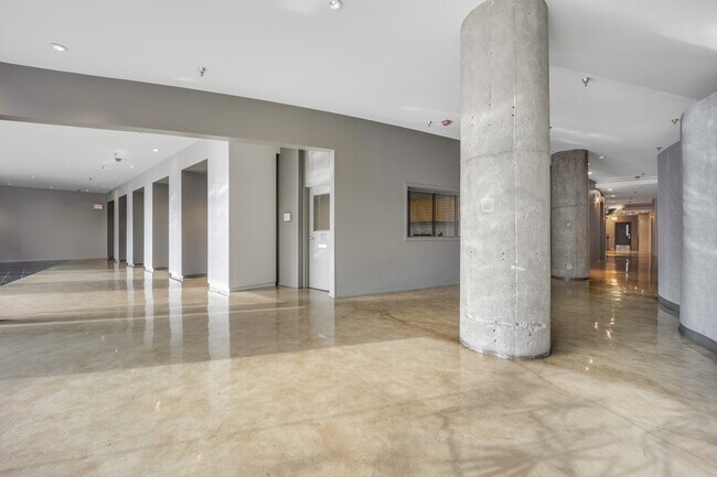 Foto del edificio - 728 W Jackson Blvd