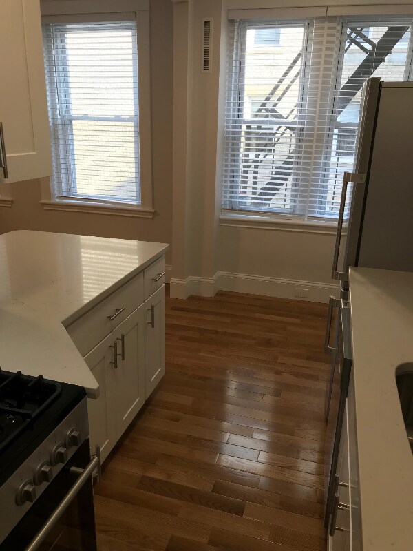 Foto del edificio - 121 Park Dr