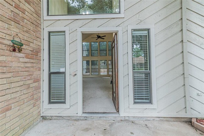 Building Photo - 6623 Sutter Park Ln