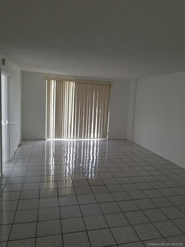 Building Photo - 15600 NW 7th Ave