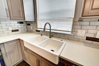 Building Photo - 5507 Darling St