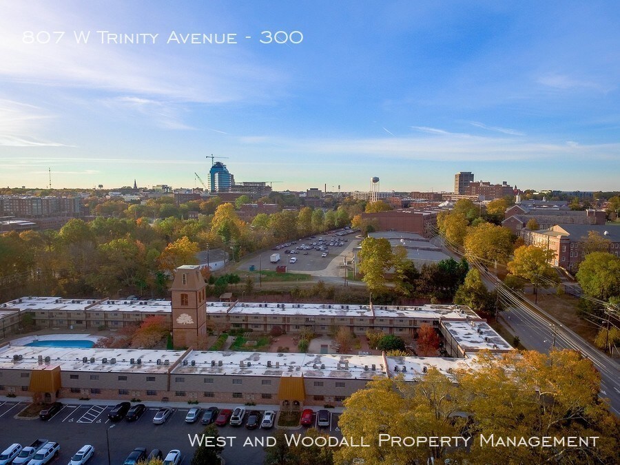 Primary Photo - 807 W Trinity Ave