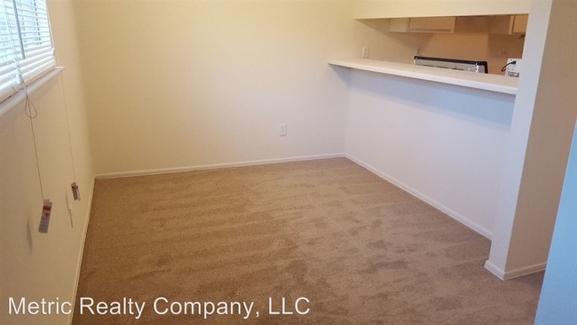 Building Photo - 2 br, 1.5 bath House - 1605-E Merry Oaks Road