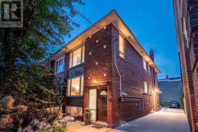 Photo du bâtiment - 349 Woodbine Ave