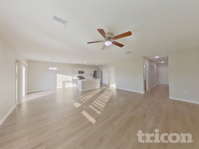 Building Photo - 5475 Summer Sunset Dr