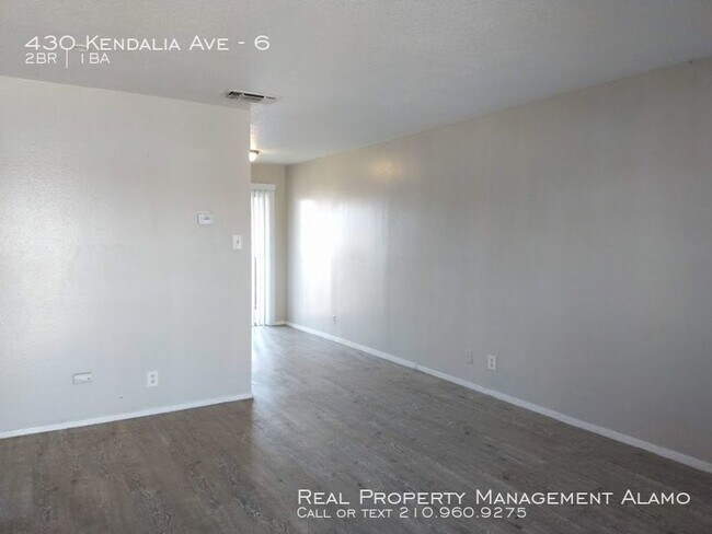 Building Photo - 430 Kendalia Ave