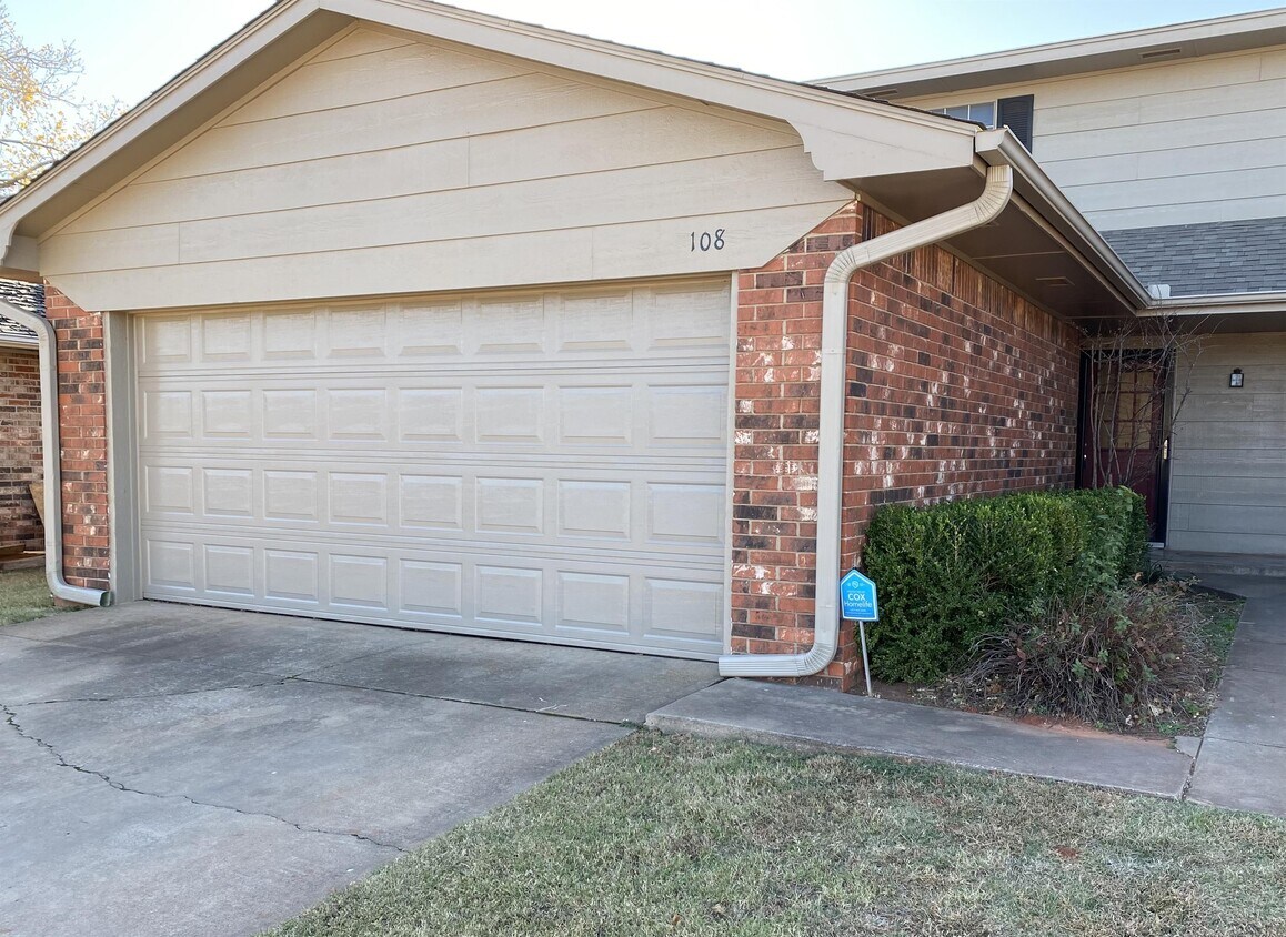 Building Photo - 108 Sahoma Terrace