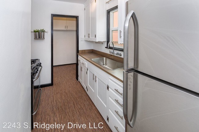 Foto del edificio - 2243 S Ridgeley Dr