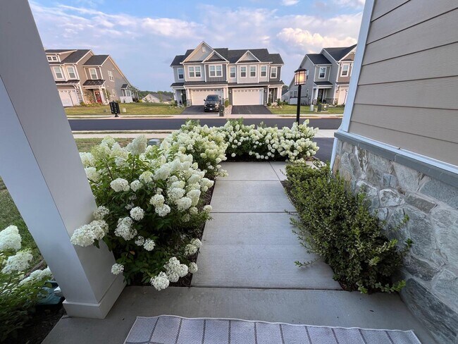 Foto del edificio - 324 Bayberry Ln