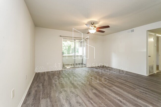 Foto del edificio - 2240 Sunderland Rd