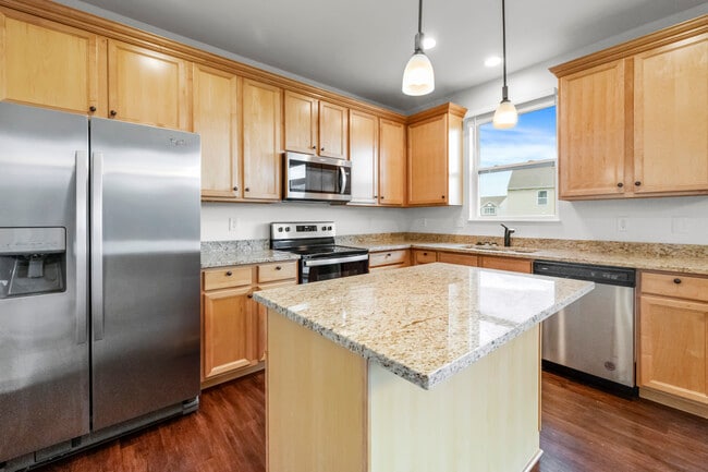 Building Photo - 206 Honey Locust Ln