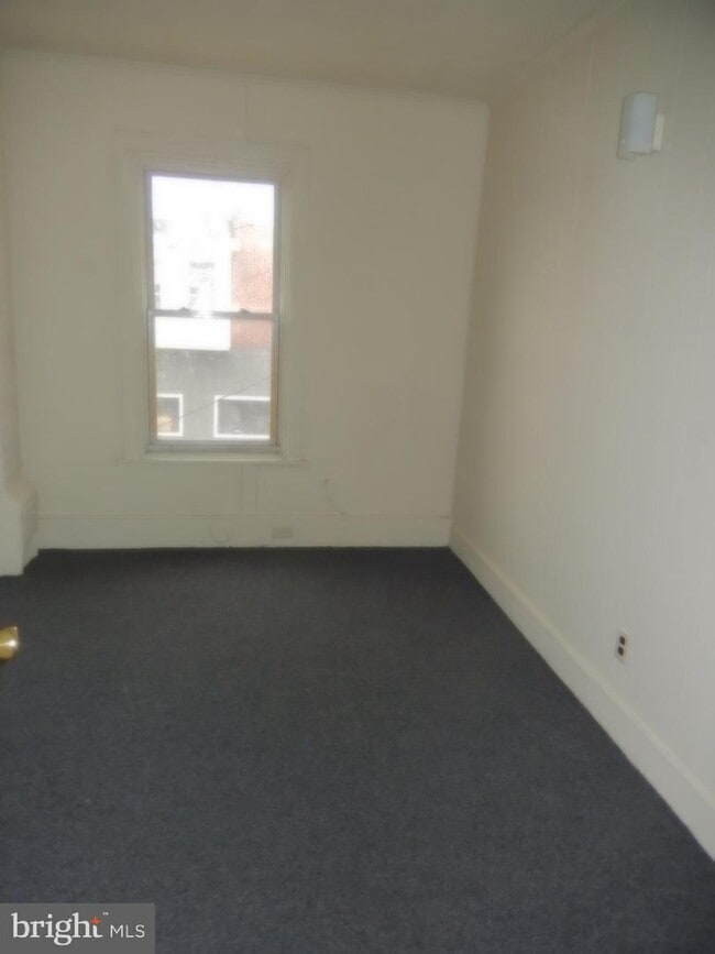 Building Photo - 1135 Lancaster Ave