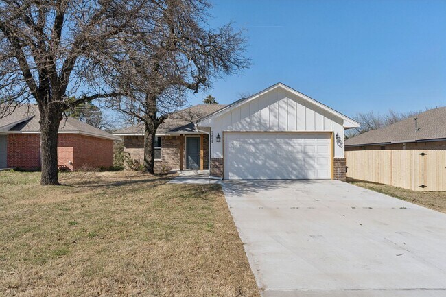 Foto del edificio - Beautiful 3 Bedroom, 2 Bath Home Close to Choctaw