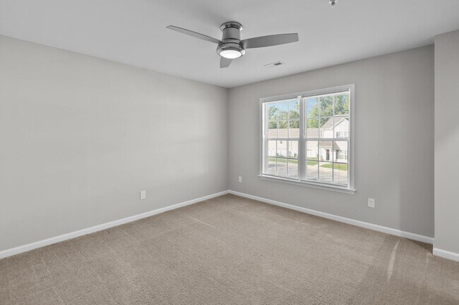 Foto del edificio - 1240 Cross Creek Cir