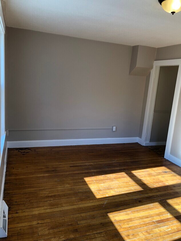 Living Room - 13 Berkeley St