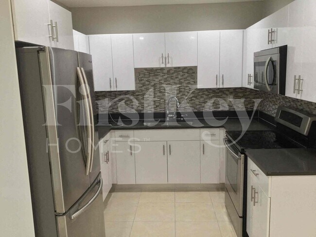 Foto del edificio - 1761 NE 170th St