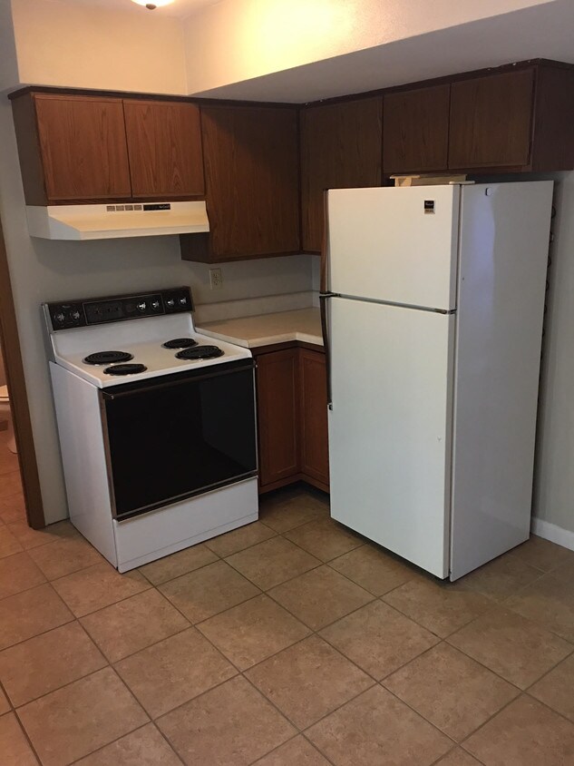 Building Photo - 111 S High St