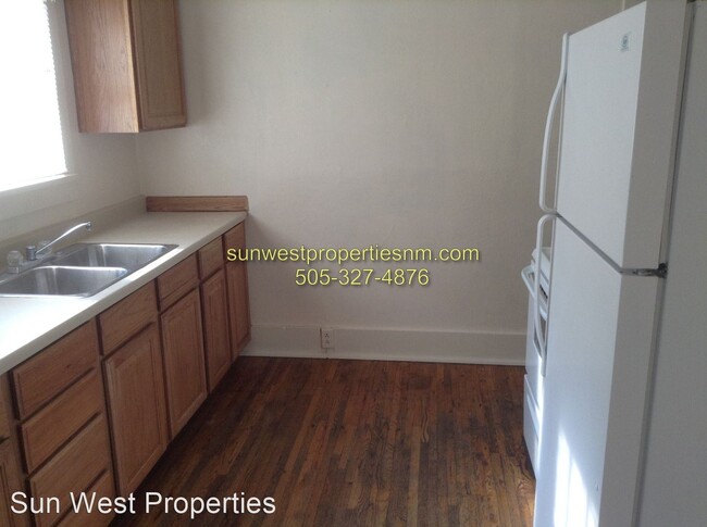 Building Photo - 2 br, 1 bath House - 300 W. Apache
