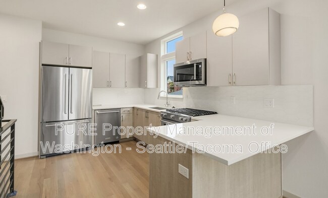 Building Photo - 2118 3rd Ave N