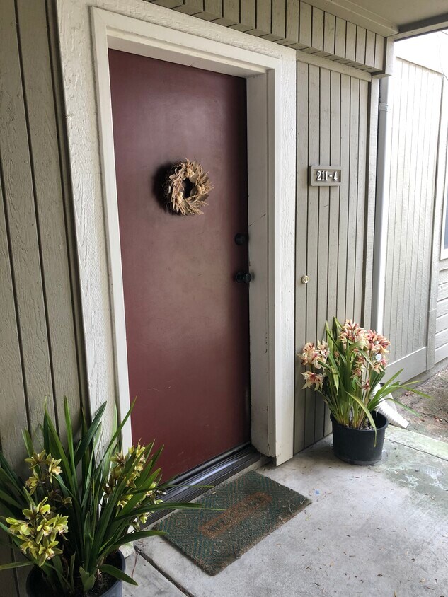 211 Apollo Unit 4, Hercules, CA 94547 Condo for Rent in Hercules, CA