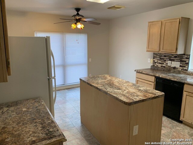 Foto del edificio - 5903 Eagle Lake Dr