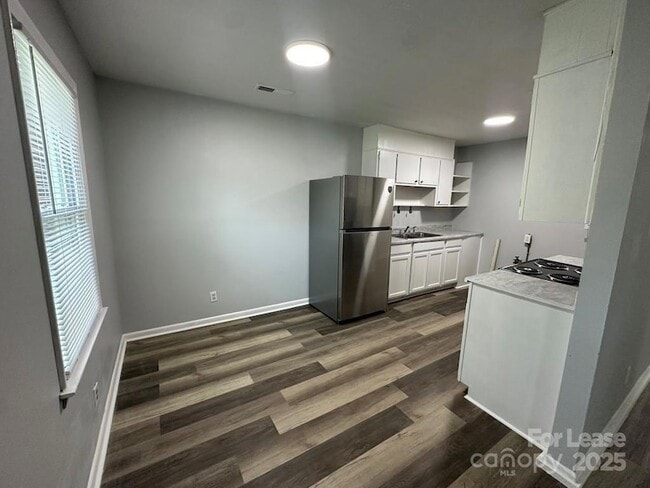 Foto del edificio - 48708 US-52