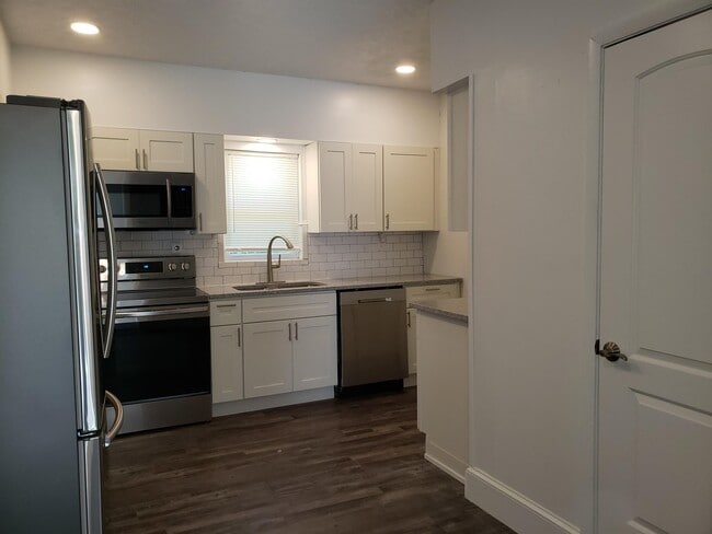 Building Photo - 10751 Sand Run Rd