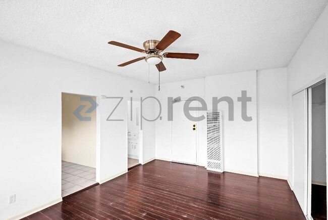 Building Photo - Unit 17