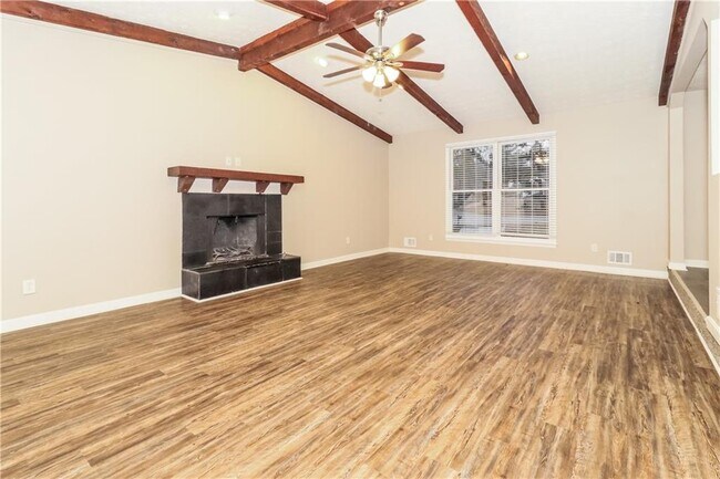 Building Photo - 1066 Basswood Ct