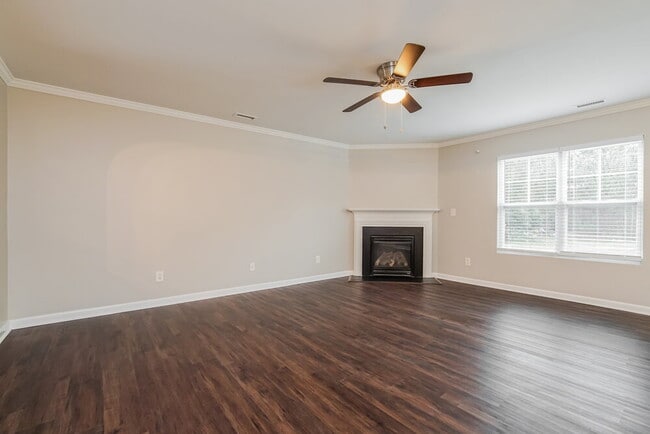 Foto del edificio - 6824 Horseback Lane