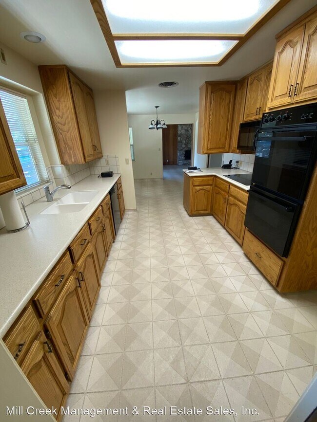 Building Photo - 3 br, 2 bath House - 38610 Rd 114
