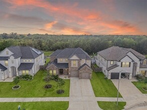 Building Photo - 5010 Aspen Rd