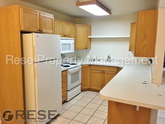 Building Photo - Darling Orem Condo- AVAILABLE JANUARY 1ST!