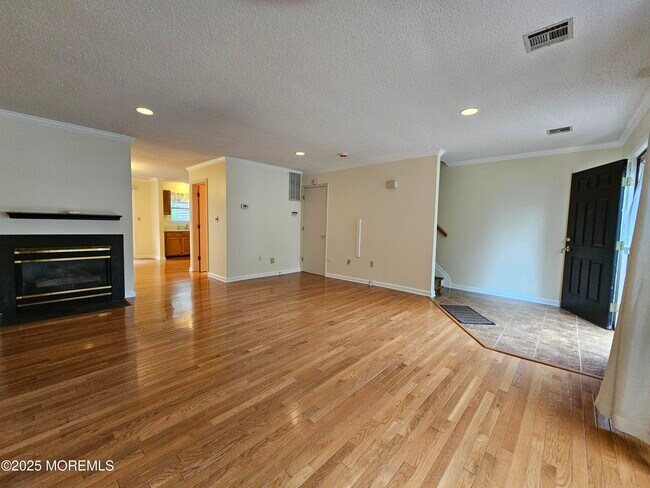 Foto del edificio - 13 Ambrose Ln