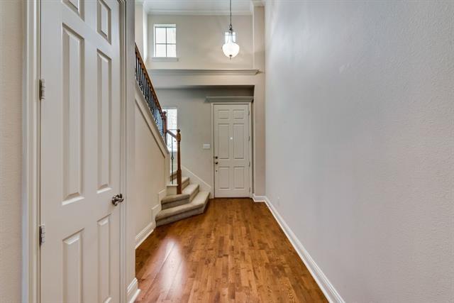 Building Photo - 4484 Jardin St