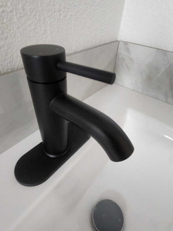 Foto del edificio - 650 E 3rd Ave