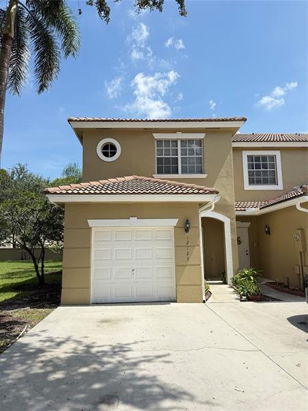 Foto principal - 12123 SW 2nd St
