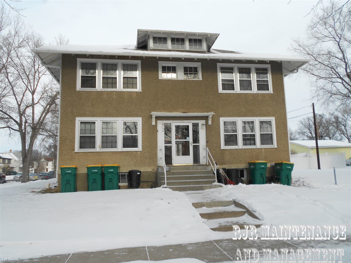 Primary Photo - 600 E Ave D