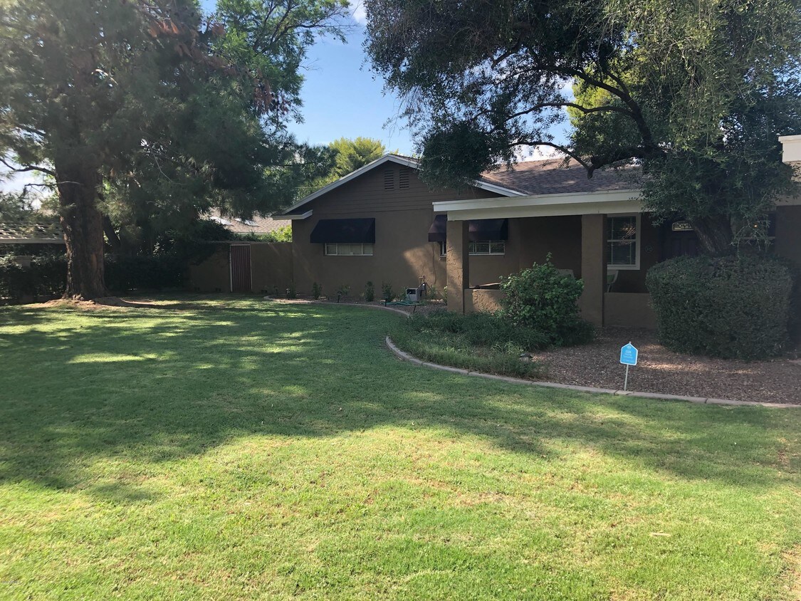 Primary Photo - 302 W Royal Palm Rd
