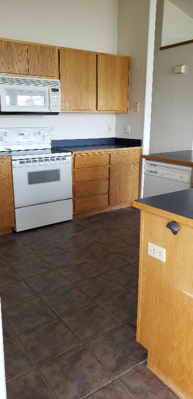 Building Photo - 39405 Overlook Dr