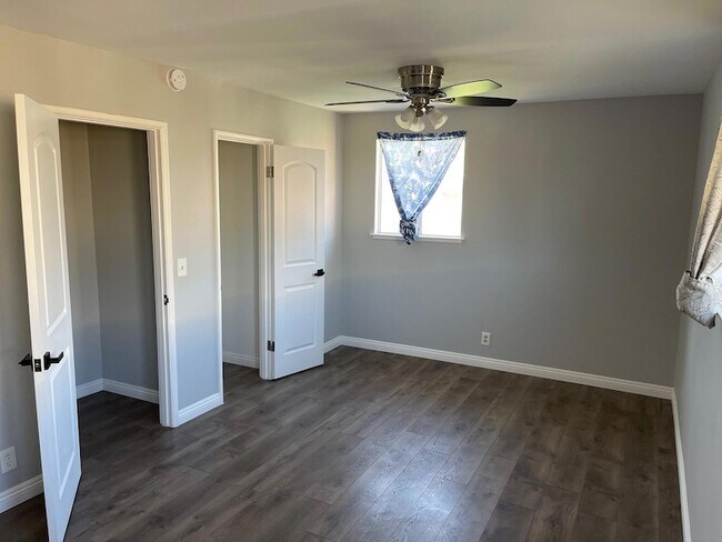 Foto del edificio - 45315 Newtree Ave