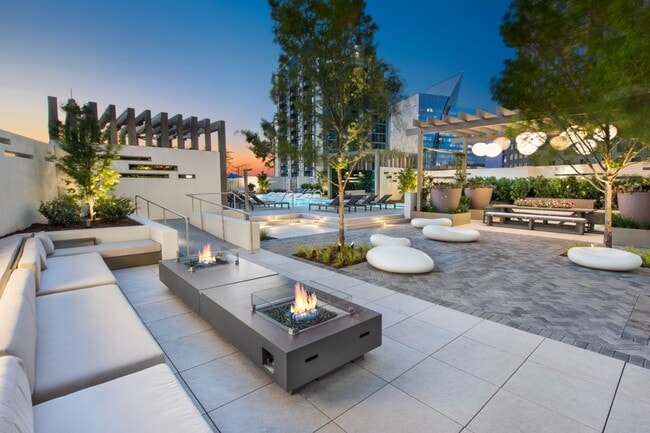 Building Photo - Elora at Buckhead