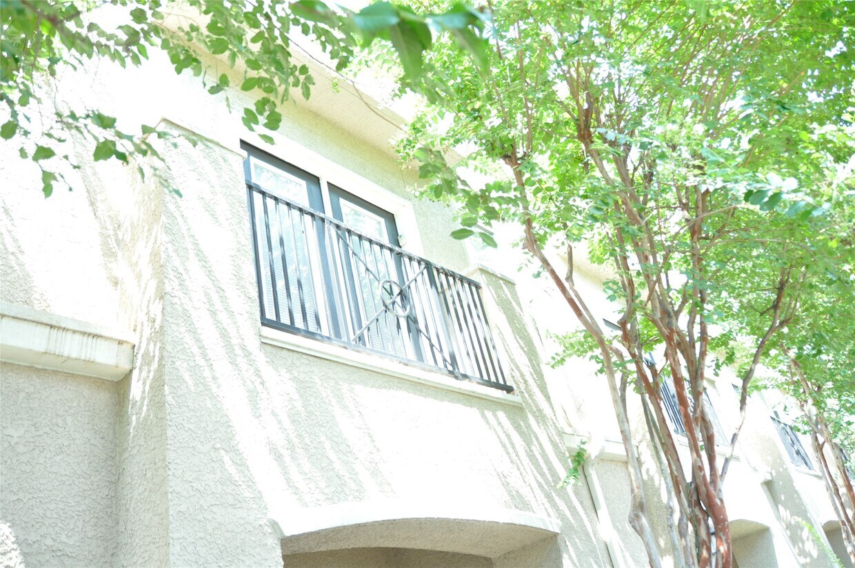 Foto principal - 12707 Boheme Dr